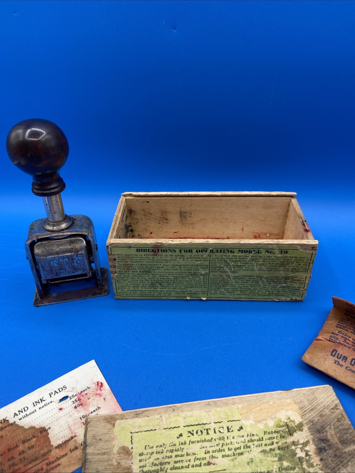 Bates NUMBERING MACHINE #49 wood Roberts box antique office business collectible