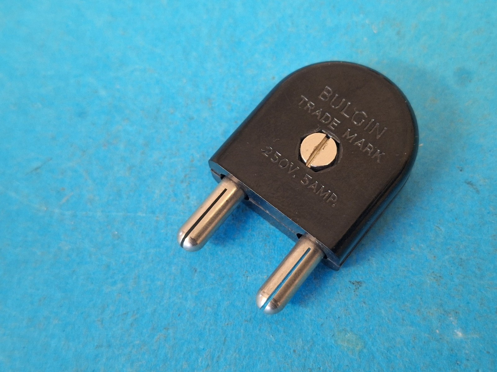 Mains Plug ~ 2 Pin 5 Amp Flat Plug ~ Brown ~ Bulgin UK ~ Top cable entry