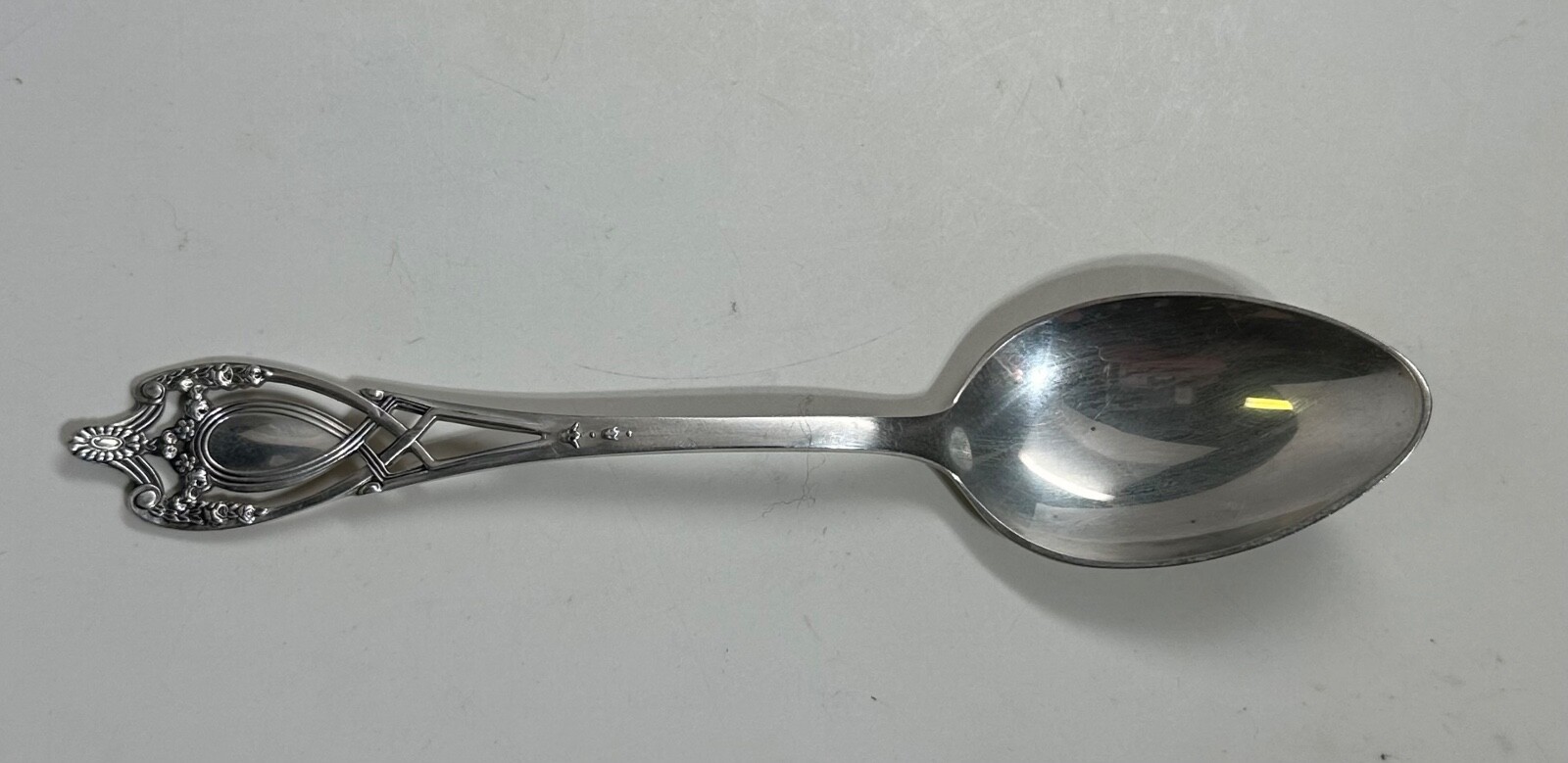 Rogers, Lunt & Bowlin – Monticello Sterling Silver Flatware 5 3/4″ Teaspoon 1 pc