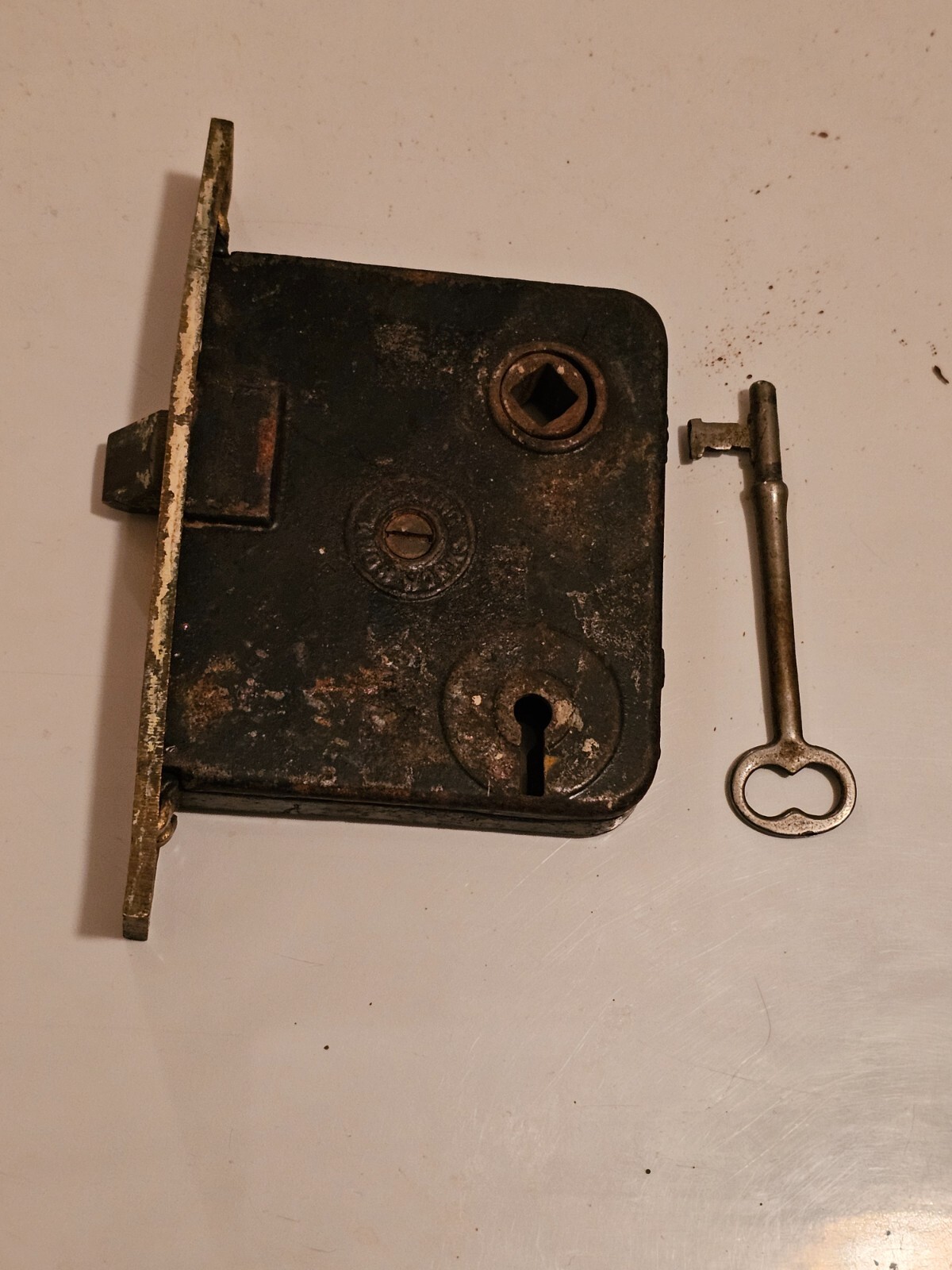 OLD DOOR LOCK BOX MARKED READING With KEY