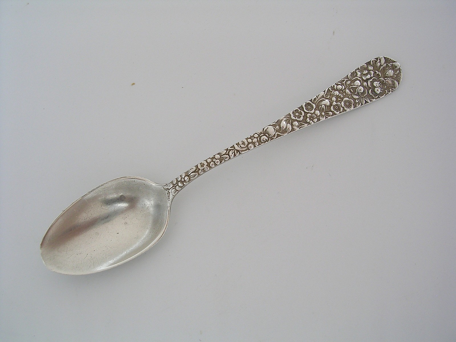 Stieff Rose Sterling Silver Repoussé Five o ‘Clock Spoon~ 5 5/8″ ~ 25.8g