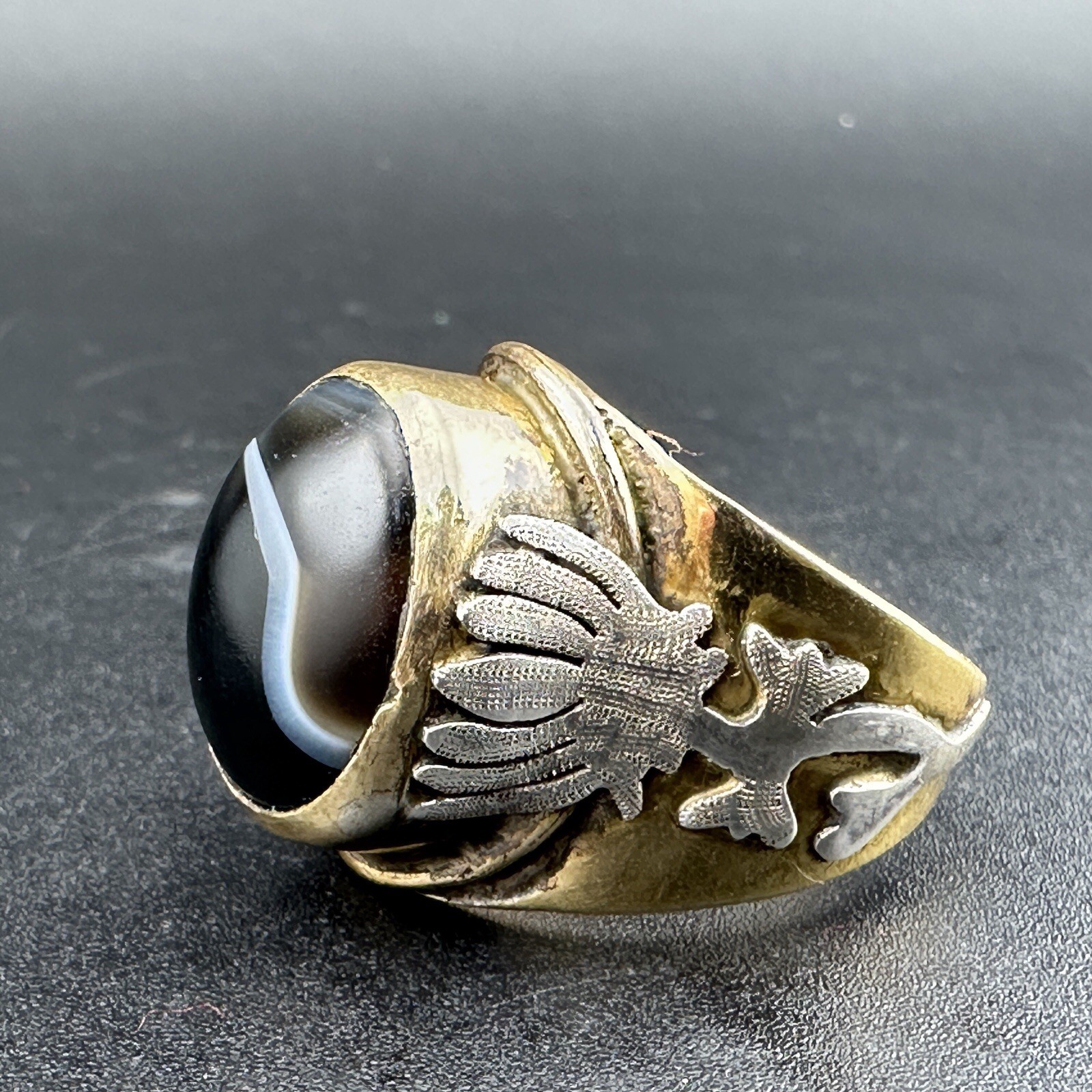 Beautiful Old Silver & Gold Plated Adjustable Ring With Agate Stone Flowers