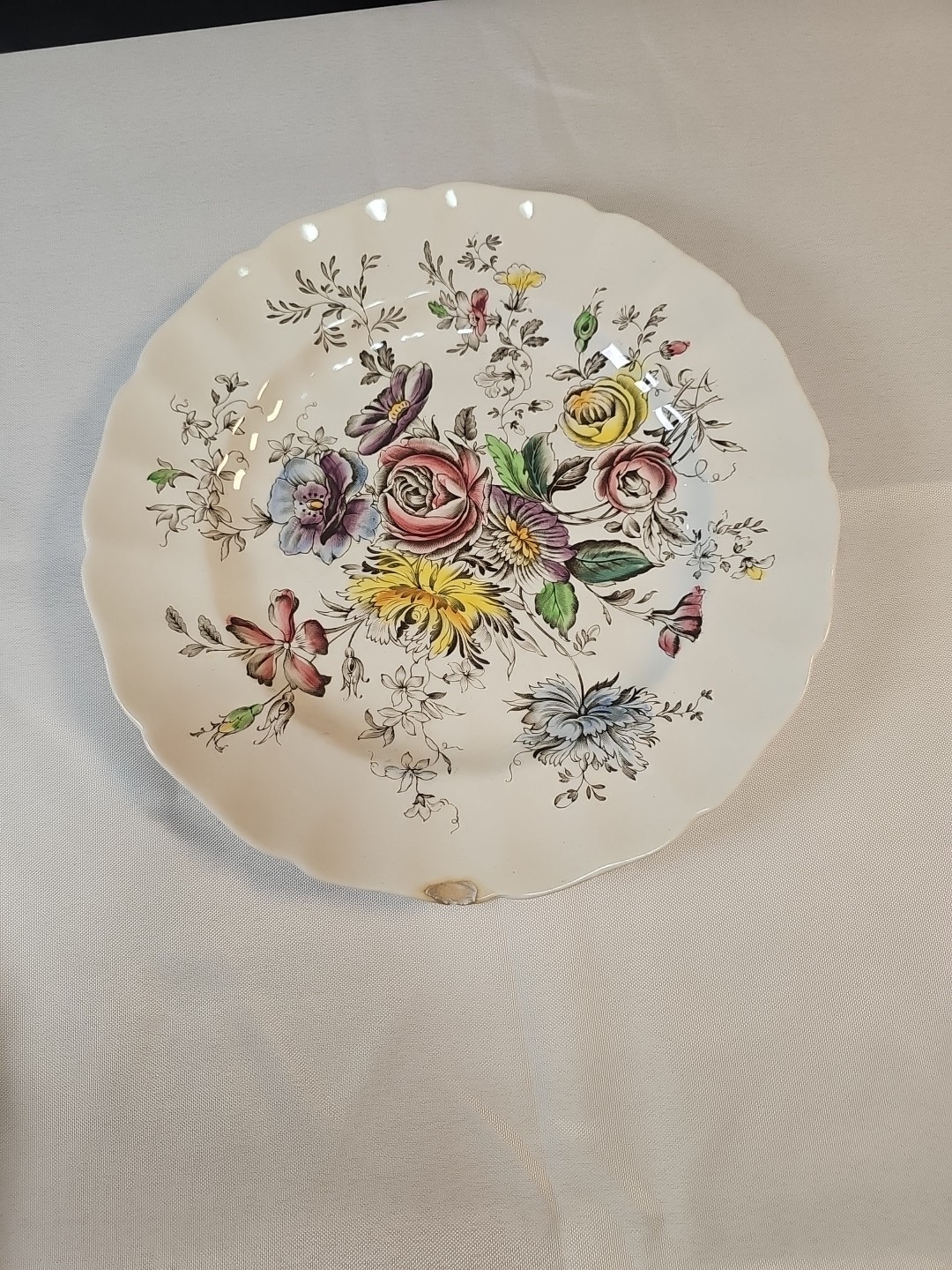 Vintage Johnson Brothers Sheraton Floral Center Dinner Plates | Set of 7