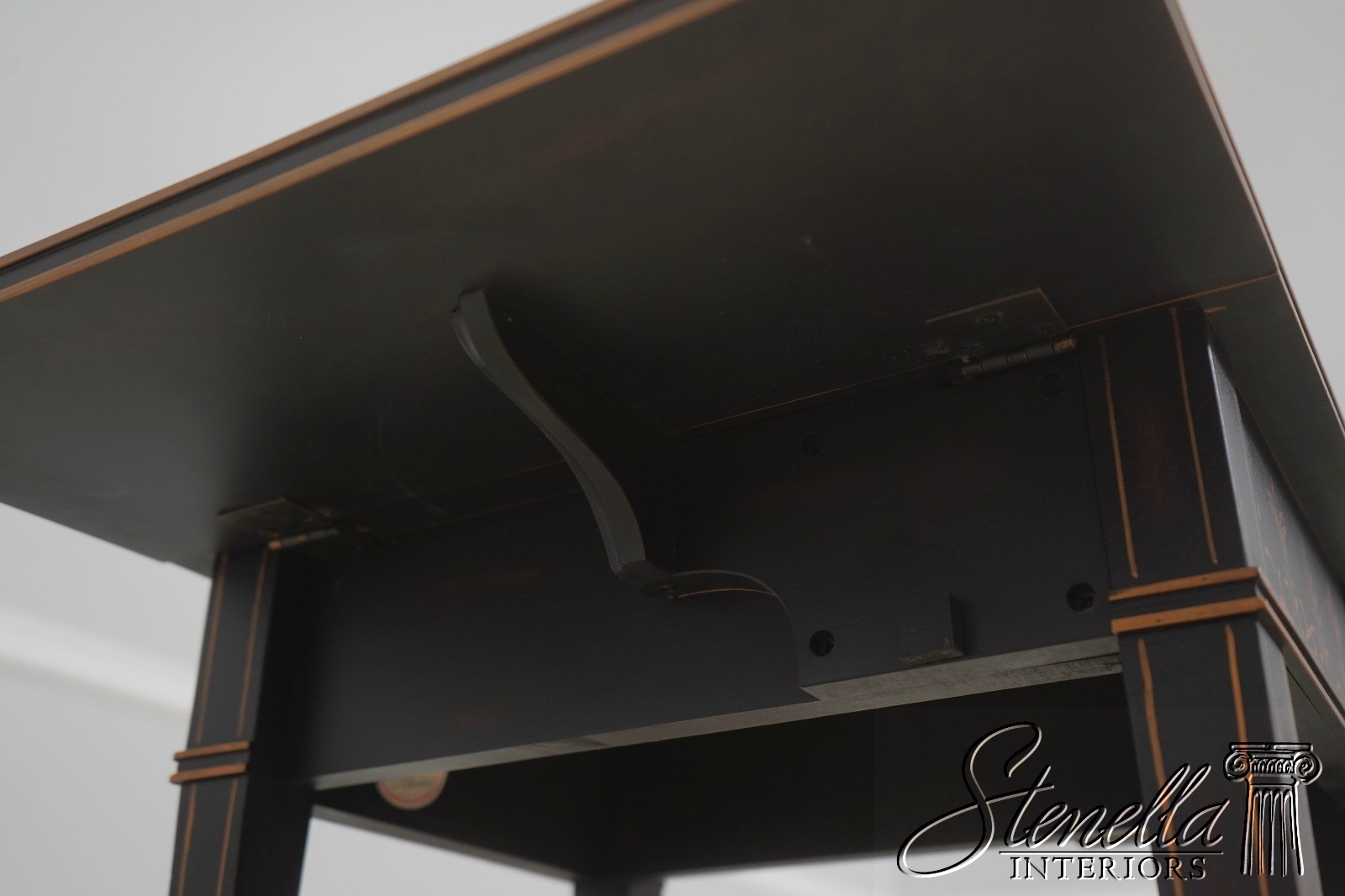 L72090: SHERRILL Black & Gold Crackle Paint Pembroke Drop Leaf Table