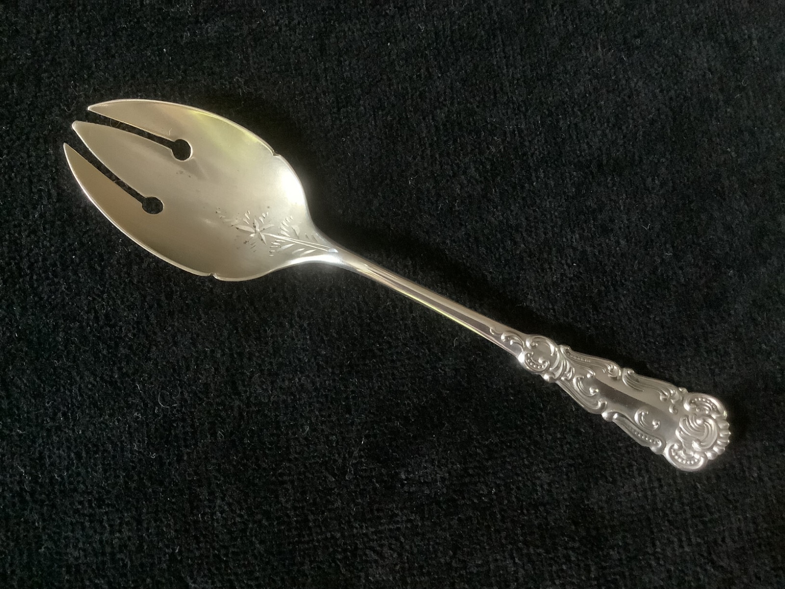 scroll pattern Brite-Cut sterling ice cream fork – NM