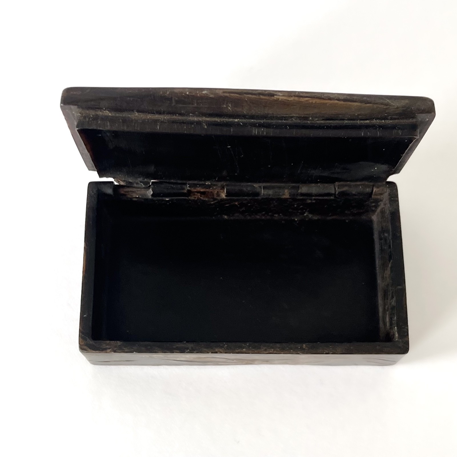 19th Century Carved Horn Snuff Box Religious Scene Jesus Meets His Mother