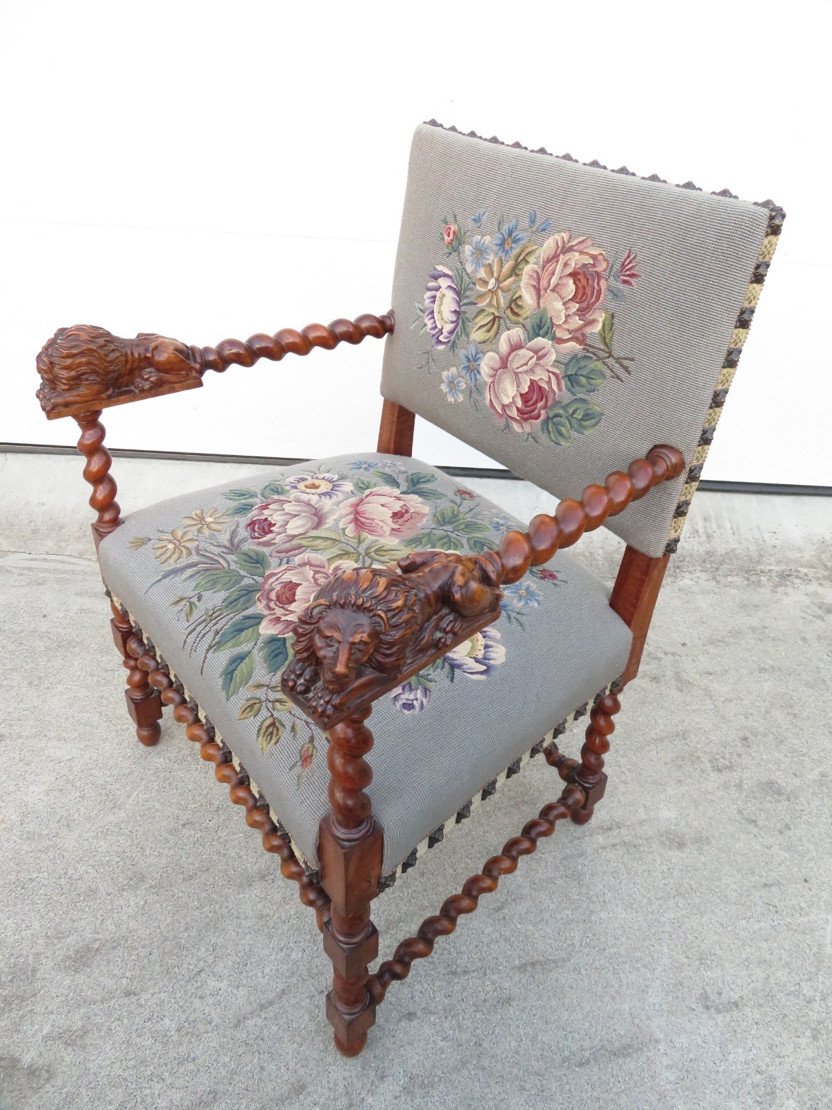 Antique BARLEY TWIST NEEDLE POINT CARVED LIONS HALL THRONE CHAIR Side Accent ART
