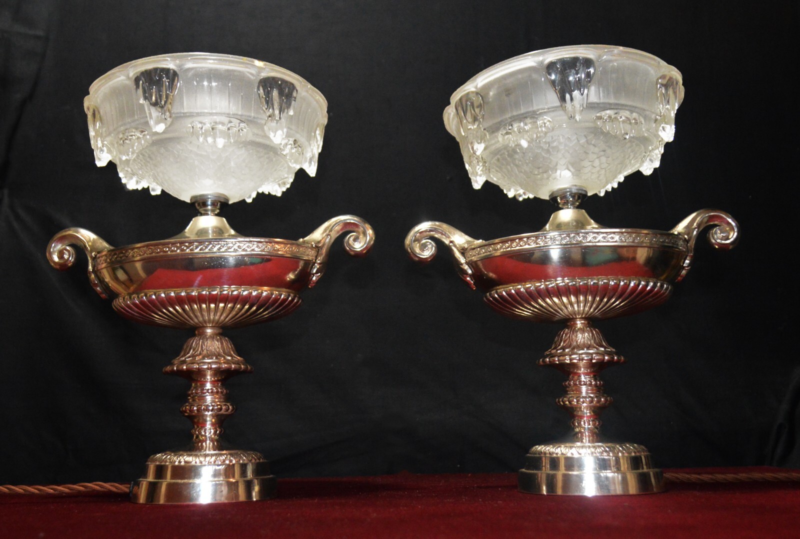 French Ezan Hand-Moulded Iridescent Shade & Aladdin Lamp Silver Plated 2-Handles