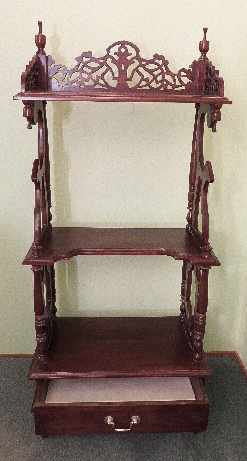 Victorian Chippendale Style Carved Mahogany Etagere Cabinet Bookcase Fretwork