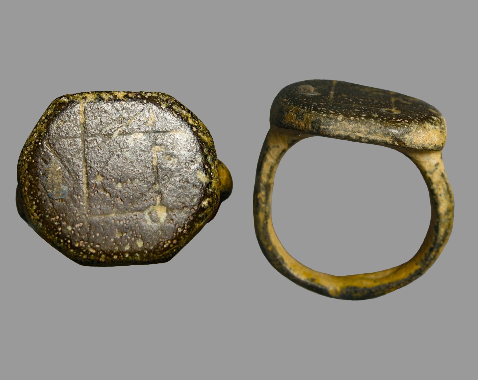 Hellenistic Bronze Signet Ring with Geometric Divine Design (312–64 BC) Size 6.5