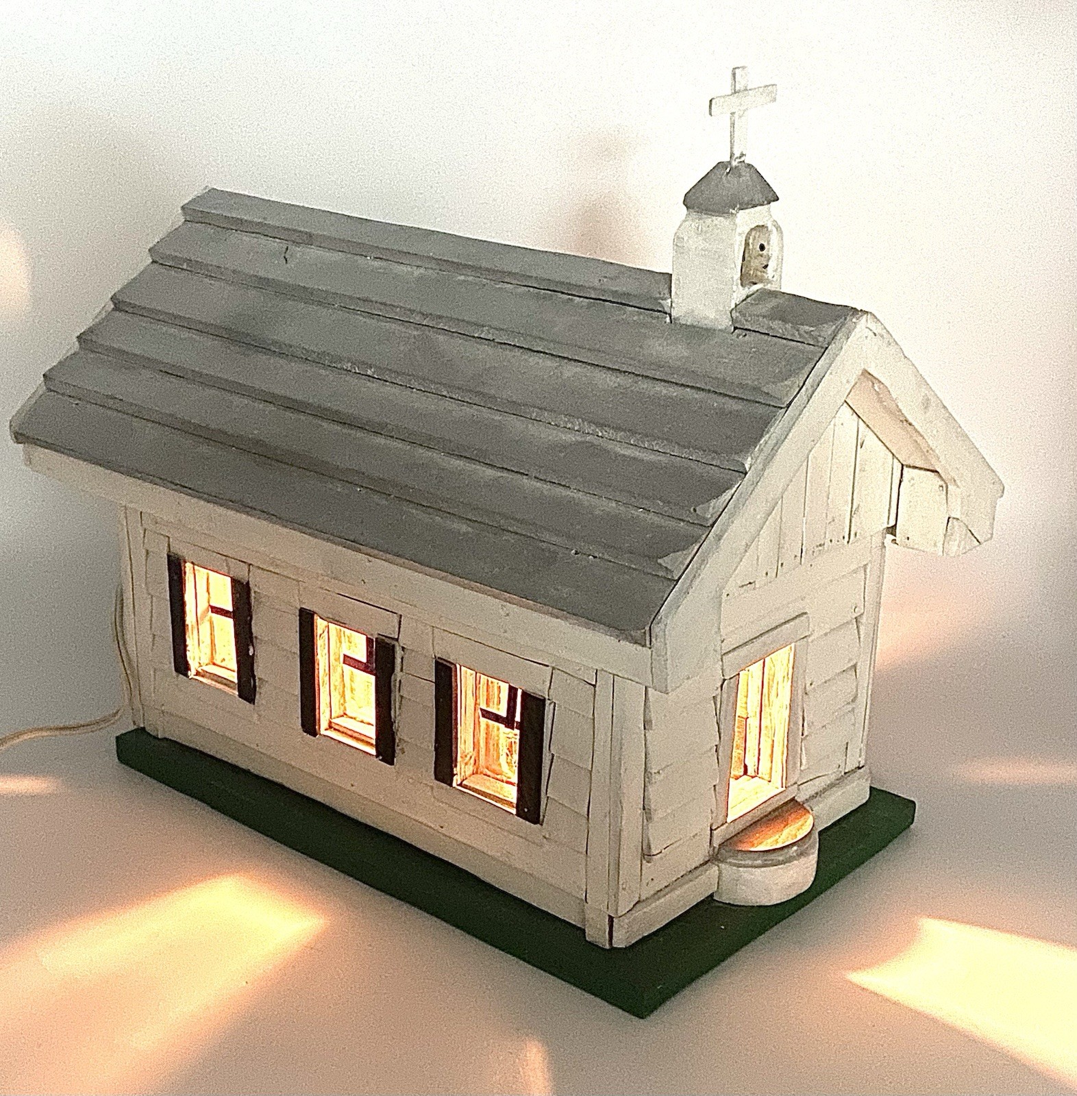 VTG Large Wood Folk Art Artisan Primitive Lighted Diorama Interior 11×16 Church