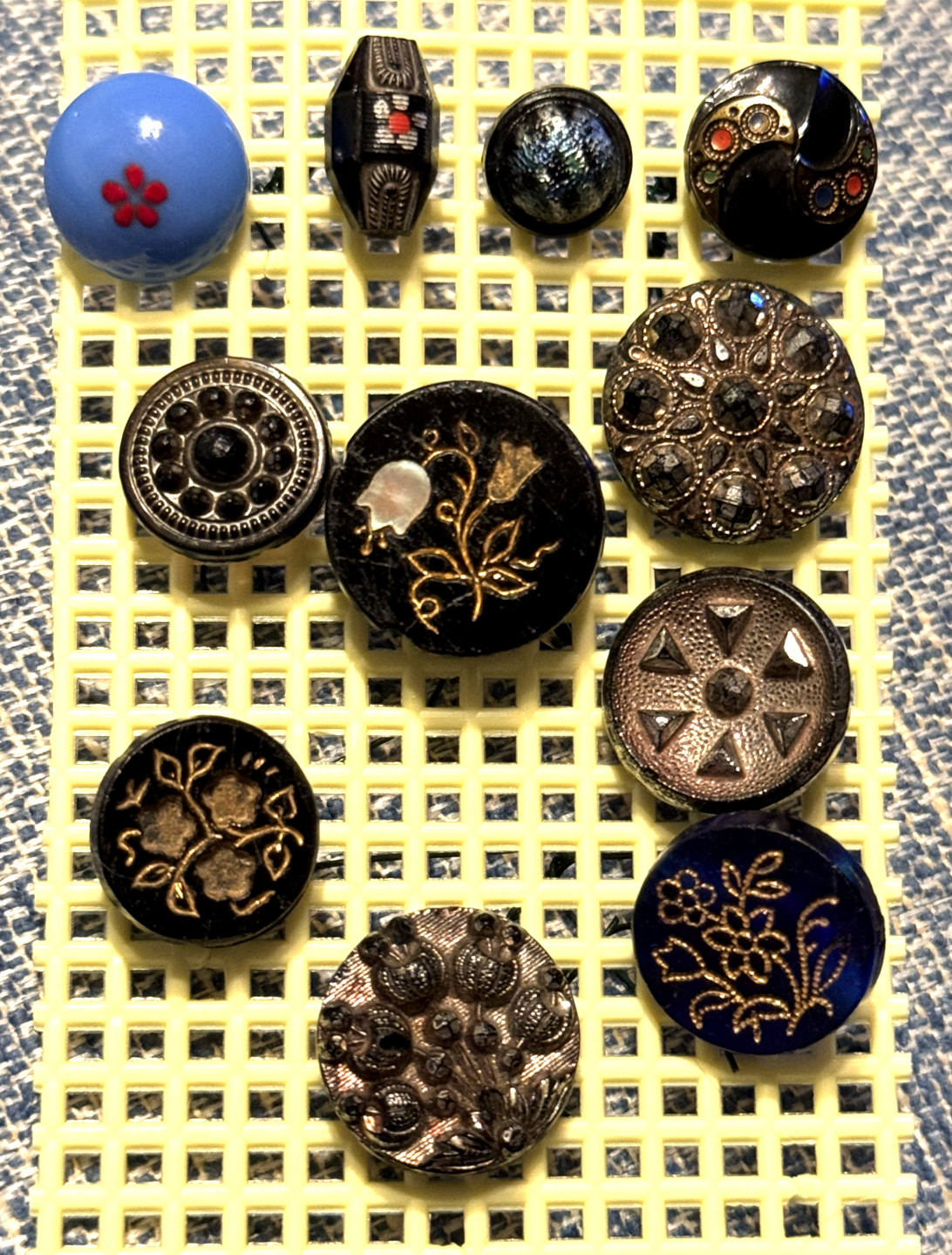 11 Buttons antique RARE TINTED THisTLe GLASS + Inlays + Painted + Silver Luster