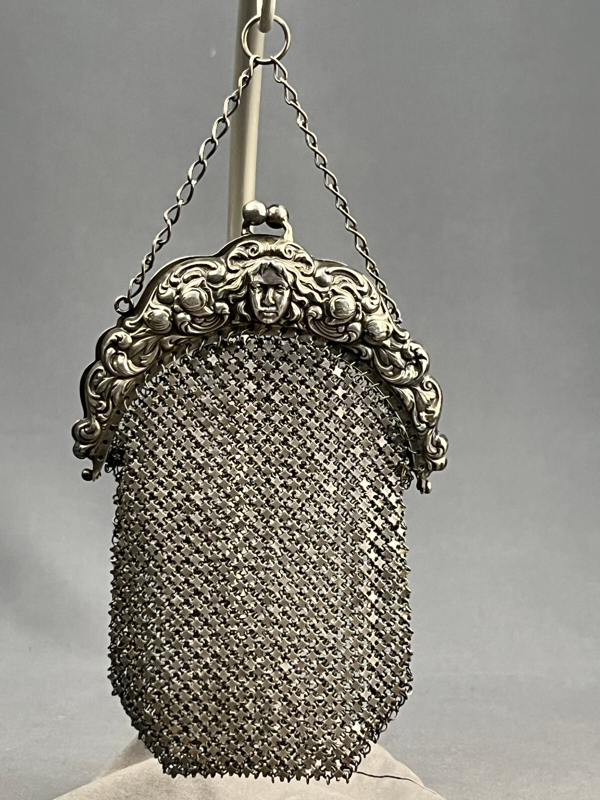 Antique Art Nouveau Sterling Silver Mesh Coin Purse c. 1920’s (J)