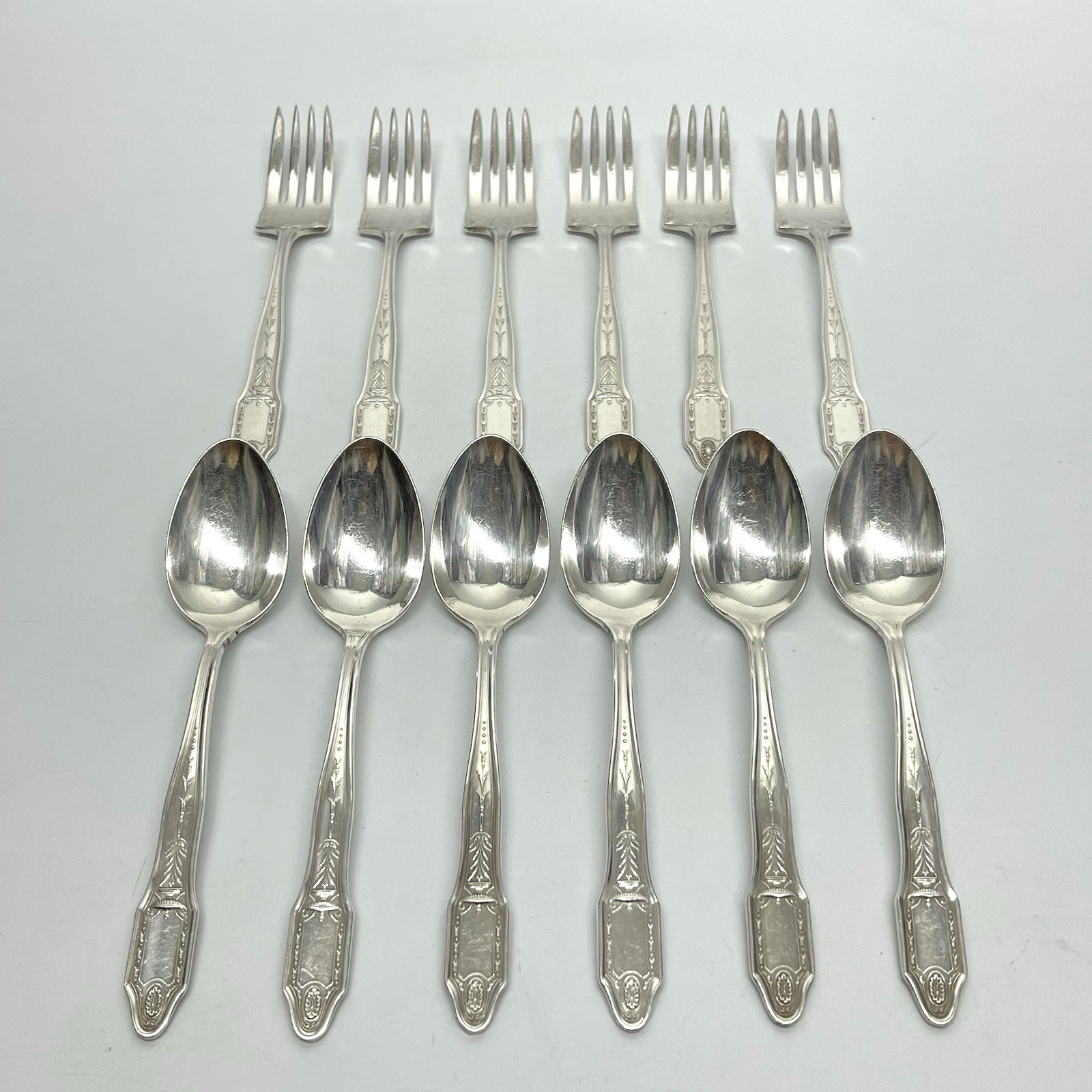 Oneida Adelphi Silverplate Heirloom Plate 1922 Silverware Flatware Set Art Deco