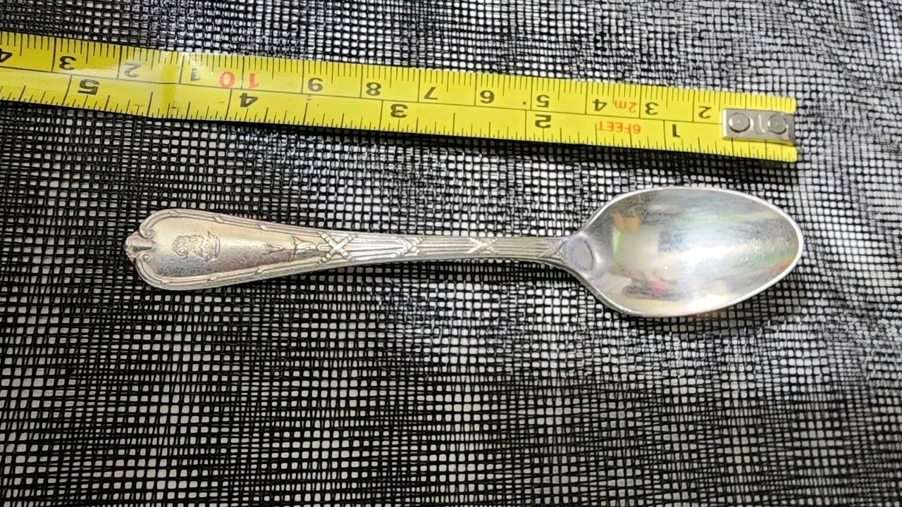 ANTIQUE R WALLACE SILVERPLATED EMPIRE STYLE DEMITASSE COFFEE SPOON w/LION LOGO☕