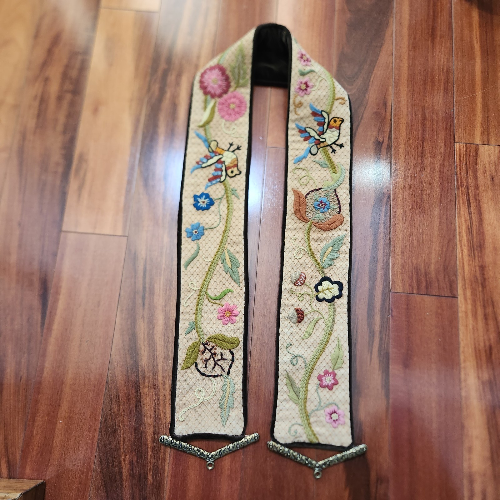 Crewel Embroidery Flowers & Birds Wall Tapestry Hanging Bell Pull Brass Ends 72″