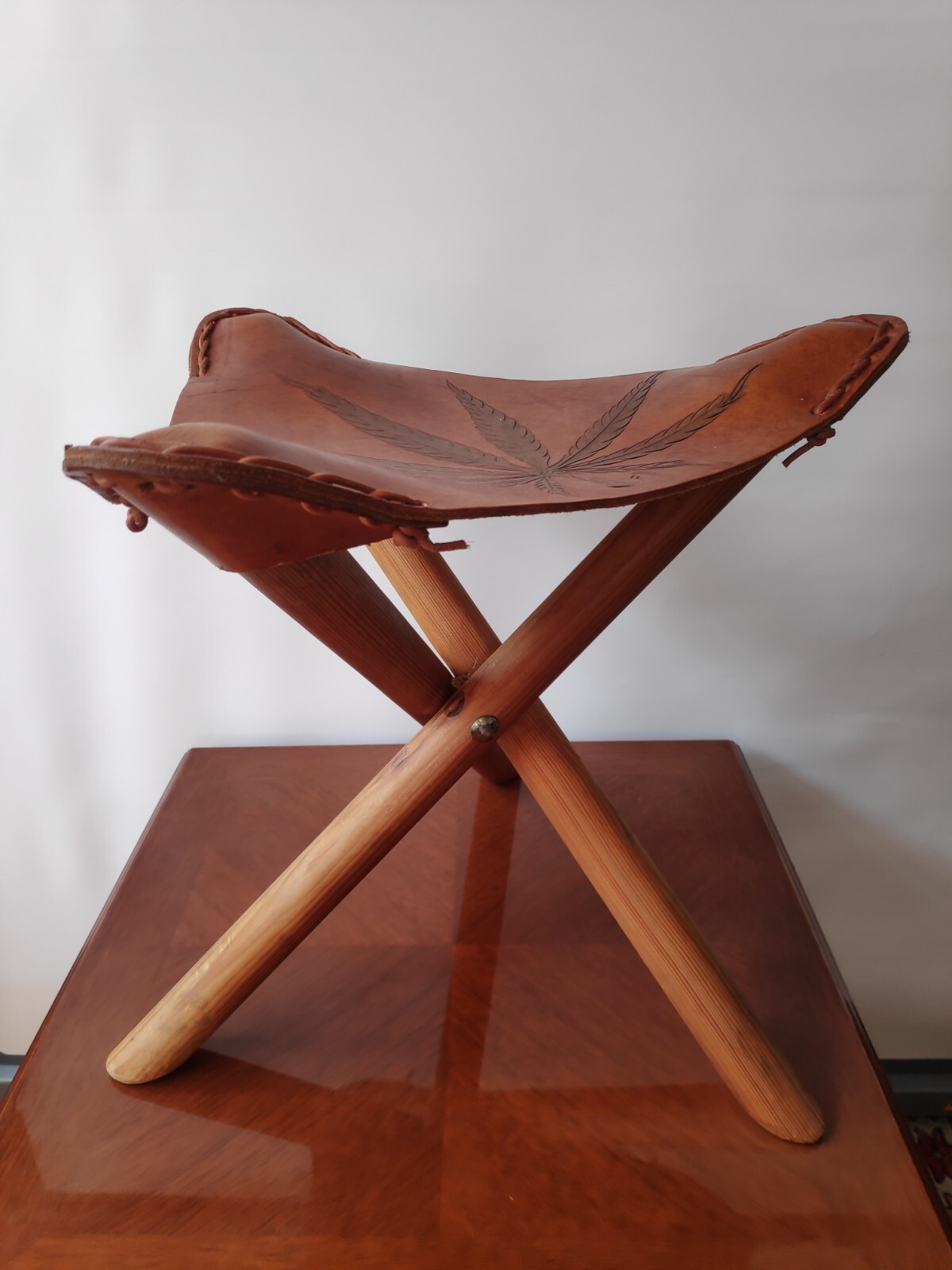 Leather folding tripod Stool with Cannabis Leaf Motif