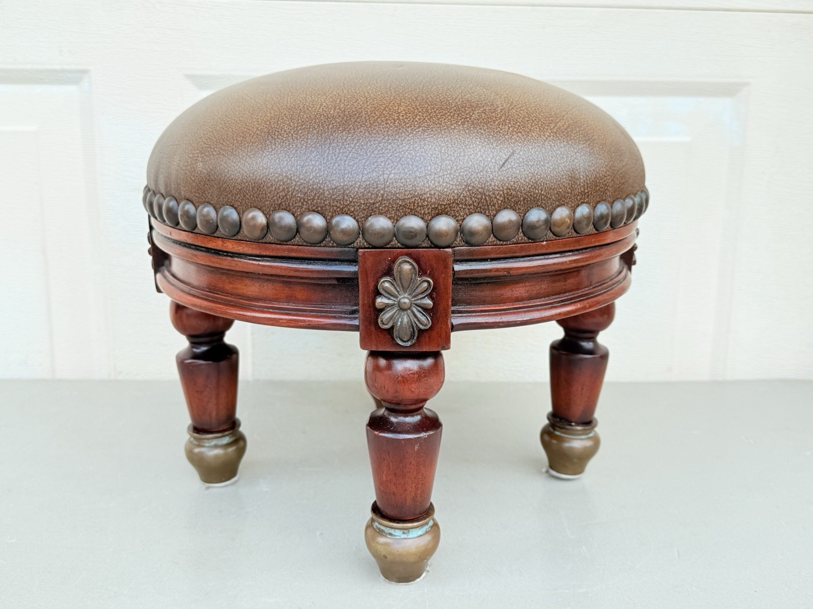 Designer Footstool Shoe Stool Brown Leather High Quality Round Italy MCM