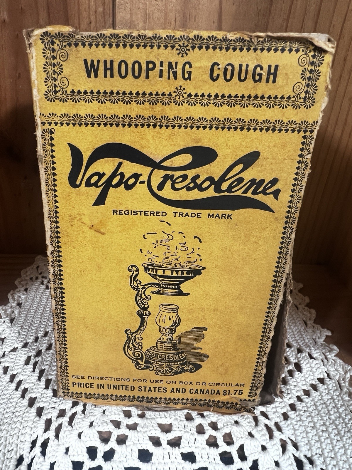 ANTIQUE VAPO-CRESOLENE VAPORIZER KEROSENE OIL LAMP W/BOX