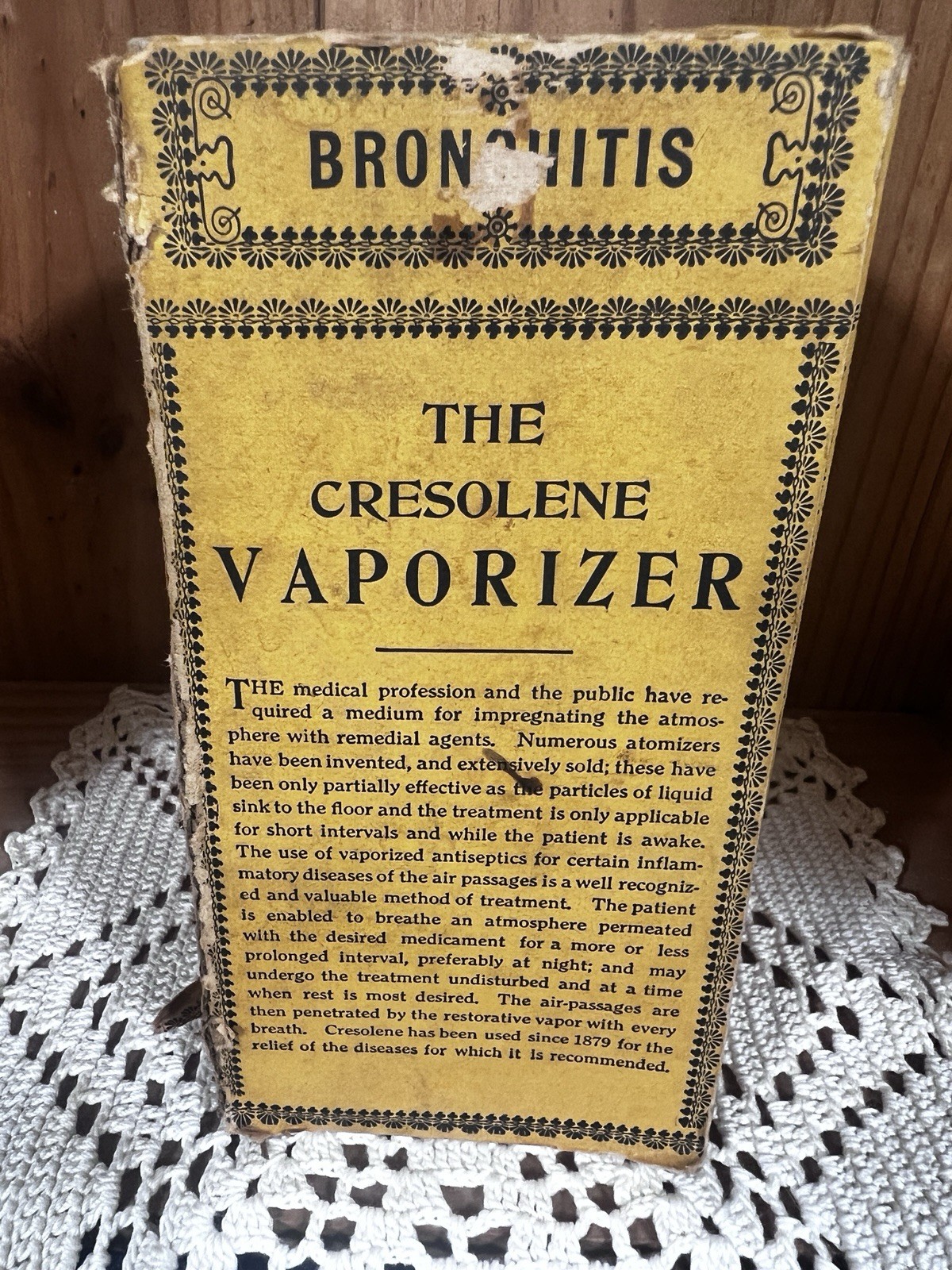 ANTIQUE VAPO-CRESOLENE VAPORIZER KEROSENE OIL LAMP W/BOX