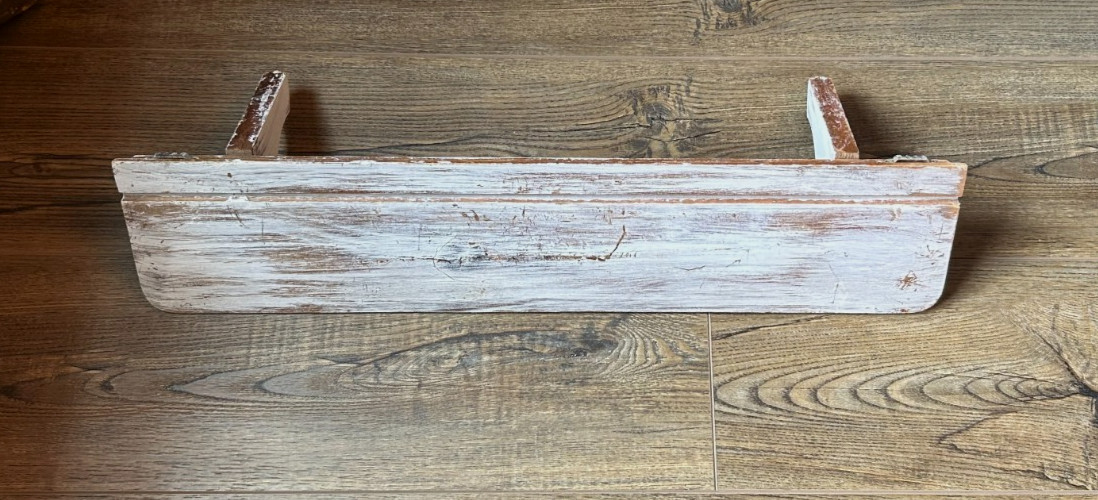 CHIPPY WHITE PAINT Shabby Chic 24″ Pine Wood Wall Plate Shelf Corbels Brackets