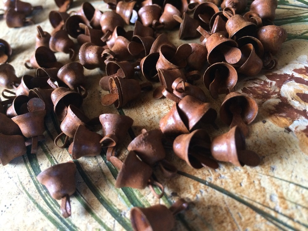 36 Mini Primitive Rusty Tin Liberty Bell Bells 10mm 3/8 in 3/8″ Christmas Crafts
