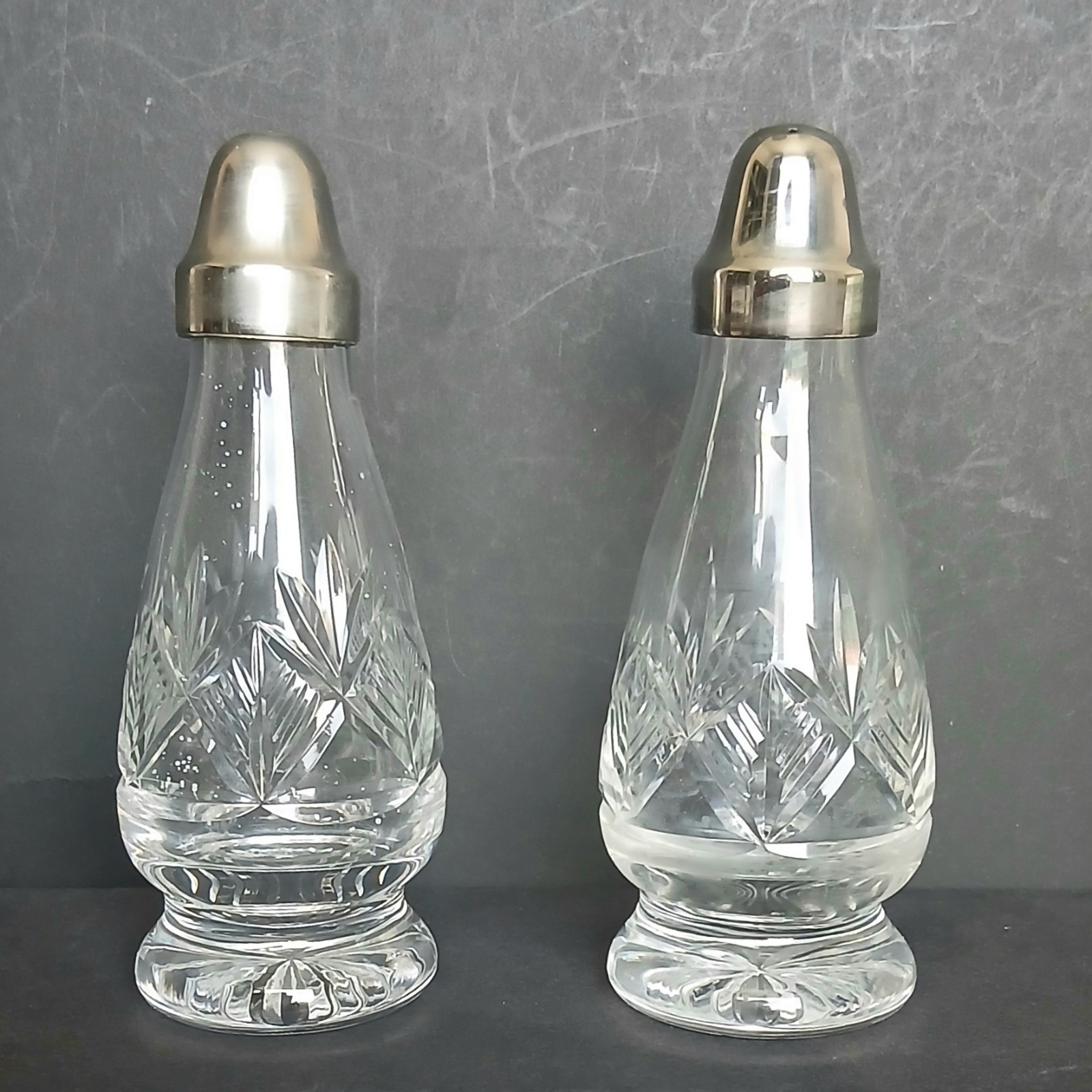 Boxed Edinburgh Crystal “Cameron” Cut Salt & Pepper Shakers Set 5.5″