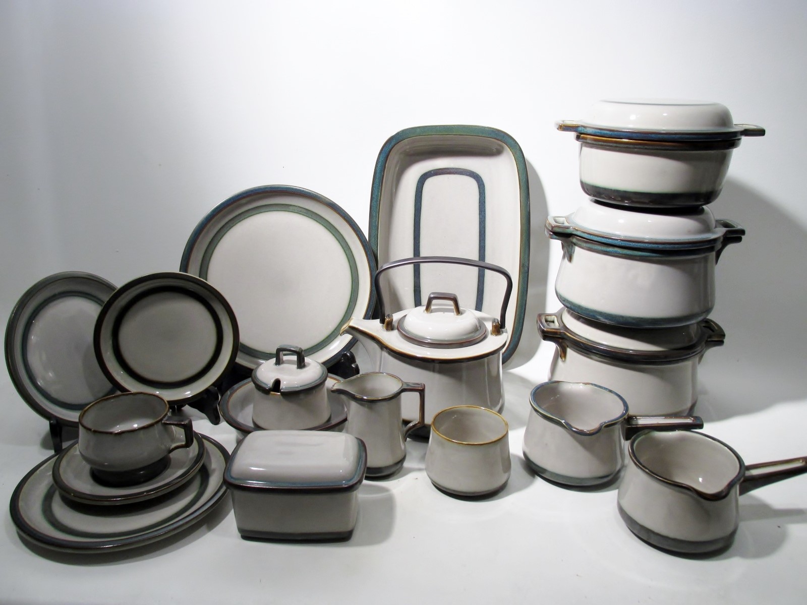 BING & GRONDAHL Jens QUISTGAARD Kronjyden TEMA 79 Pc SET Danish Modern Dansk