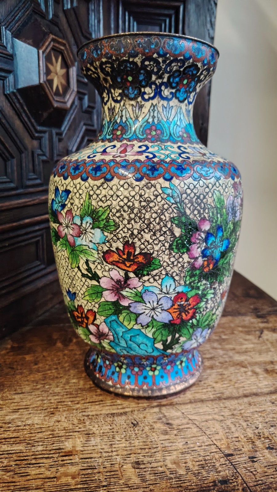 Antique Chinese Cloisonne Policrhome Enamelled Vase Qing Dynasty 12″ Inches Tall