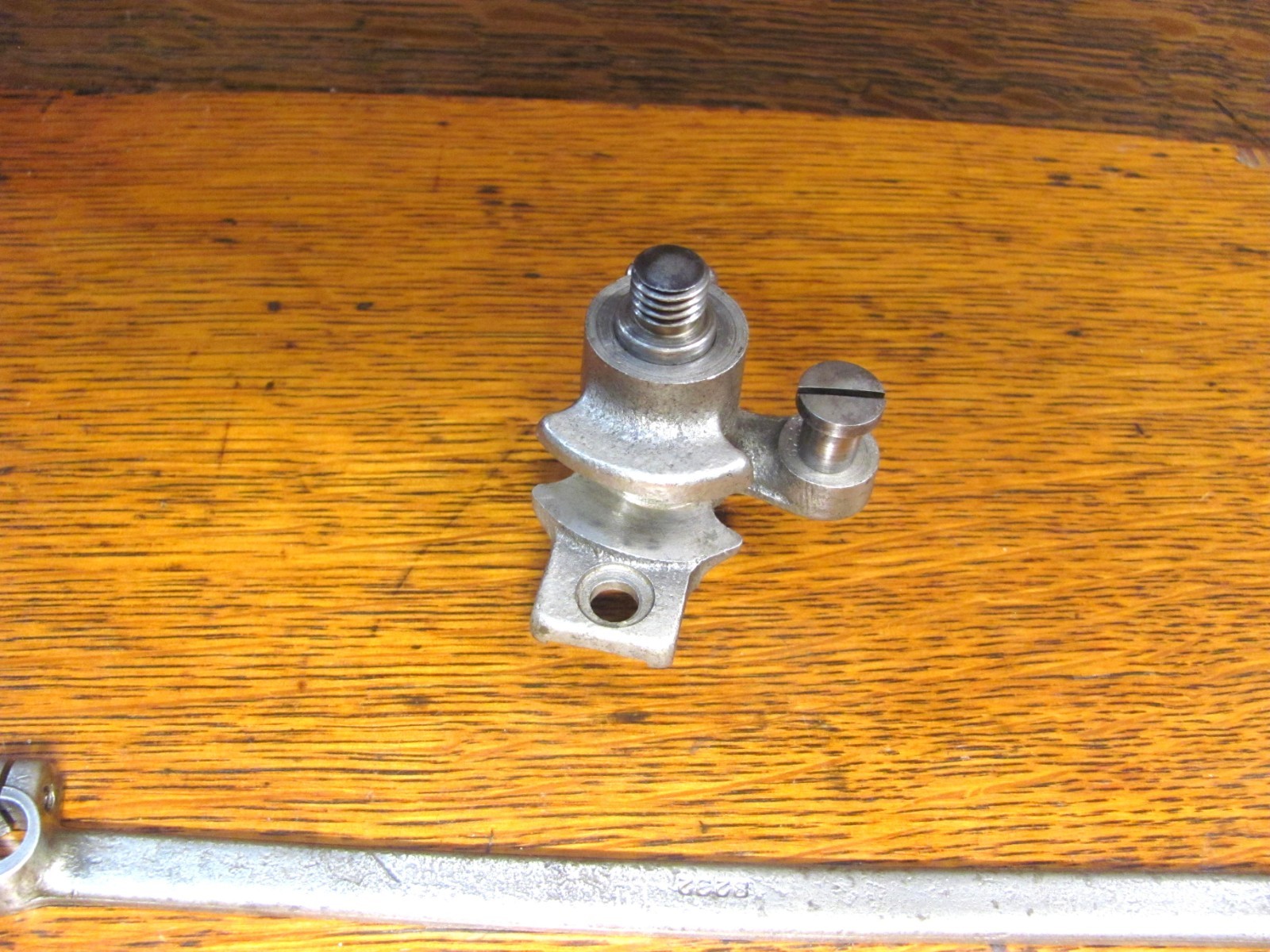 Singer 27 Sewing Machine Bell Crank Assembly and Shuttle Pitman Arm with Screws