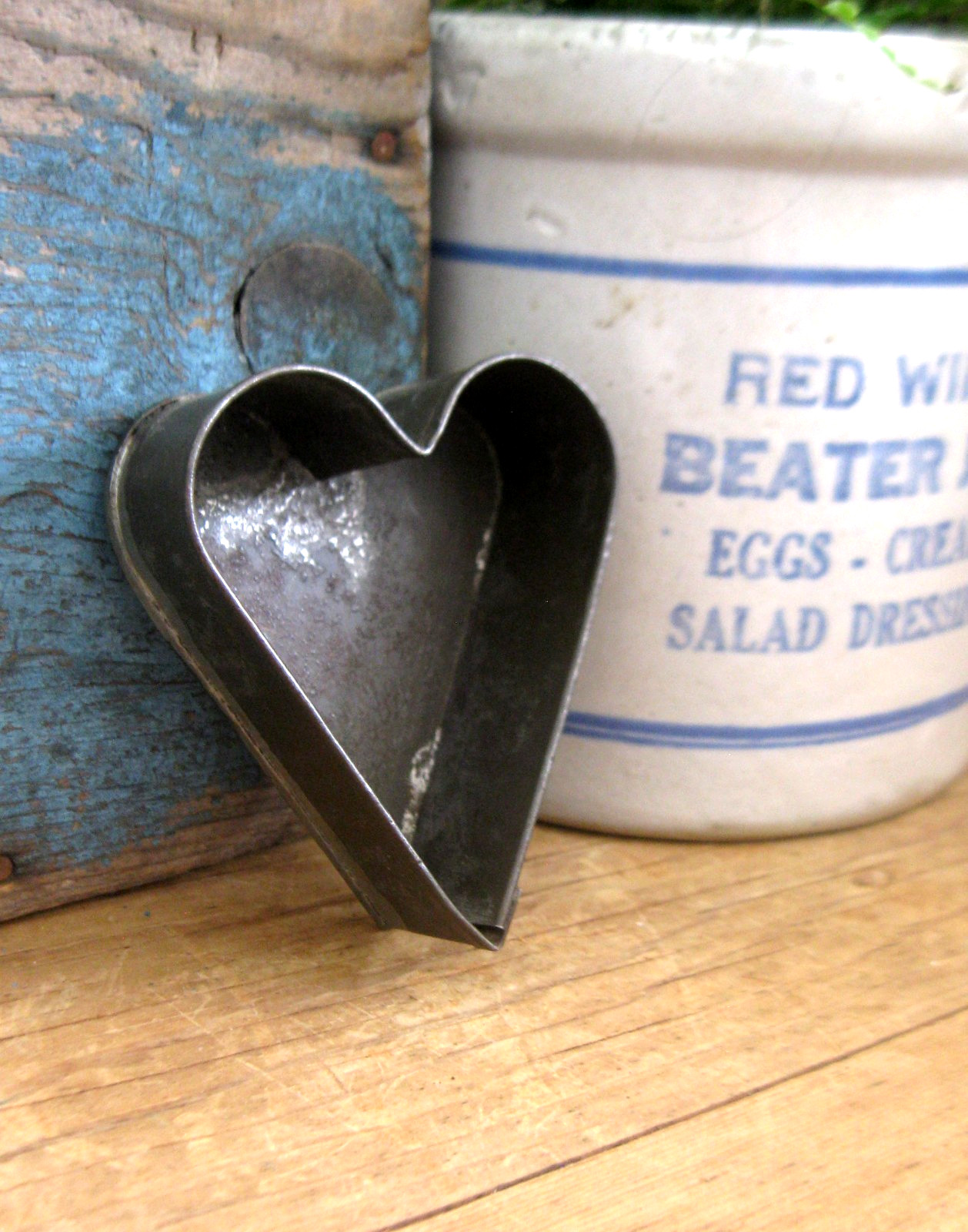 Small Early Antique Tin Heart Mold w Rolled Edges for Fairy Cakes 3″
