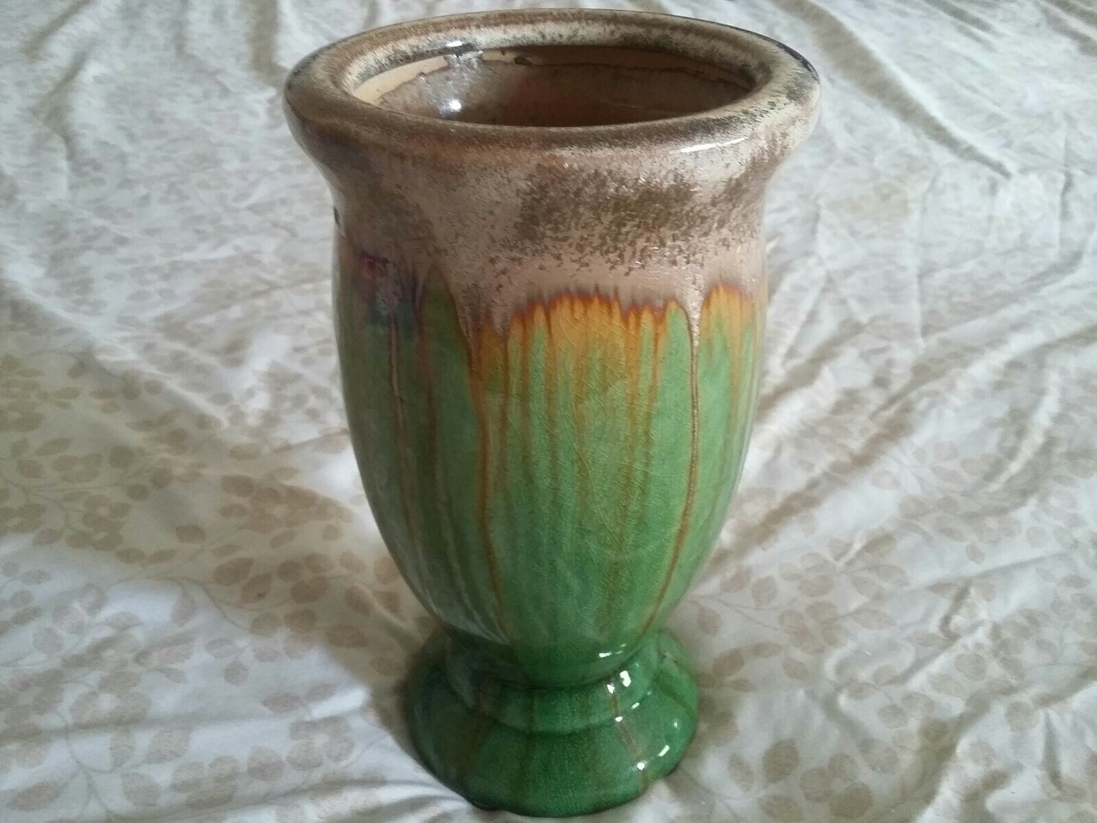 Mid Century Modern Drip Glaze Vase In Excellent Condition 8-1/2″ Tall