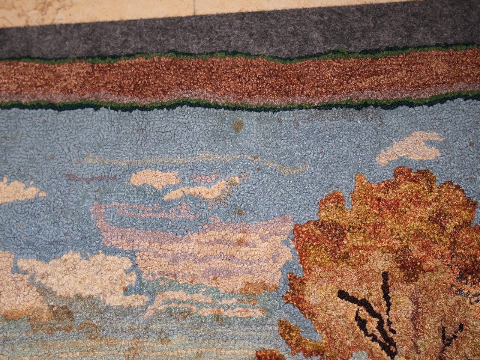 Antique Primitive 58″ x 38″ Hooked Rug Equestrian Hunt Scene Dogs Horses Riders
