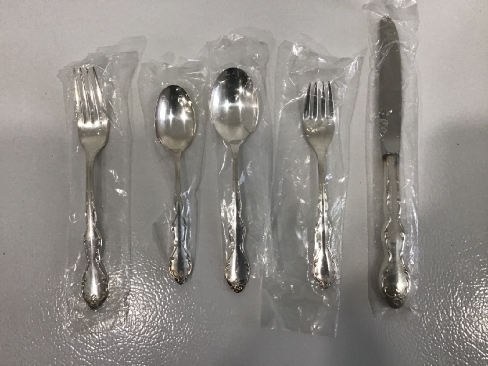 WM ROGERS MFG Extra Silver Plate 5-Piece Place Setting CAMELOT NOS 1964 Flatware