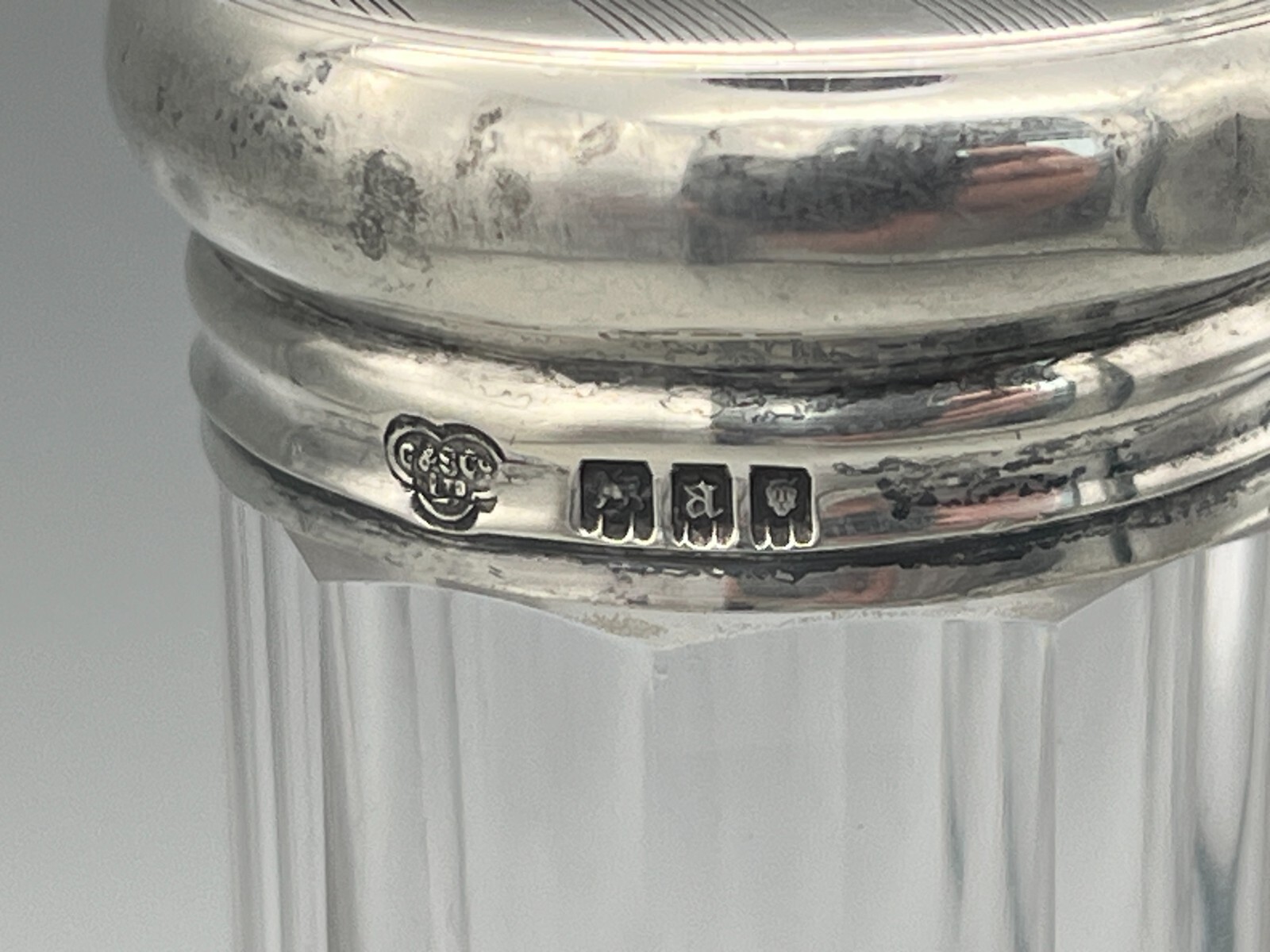 GEORGE V DRESSING TABLE POT w/ STERLING SILVER LID, GOLDSMITHS & SILVERSMITHS CO
