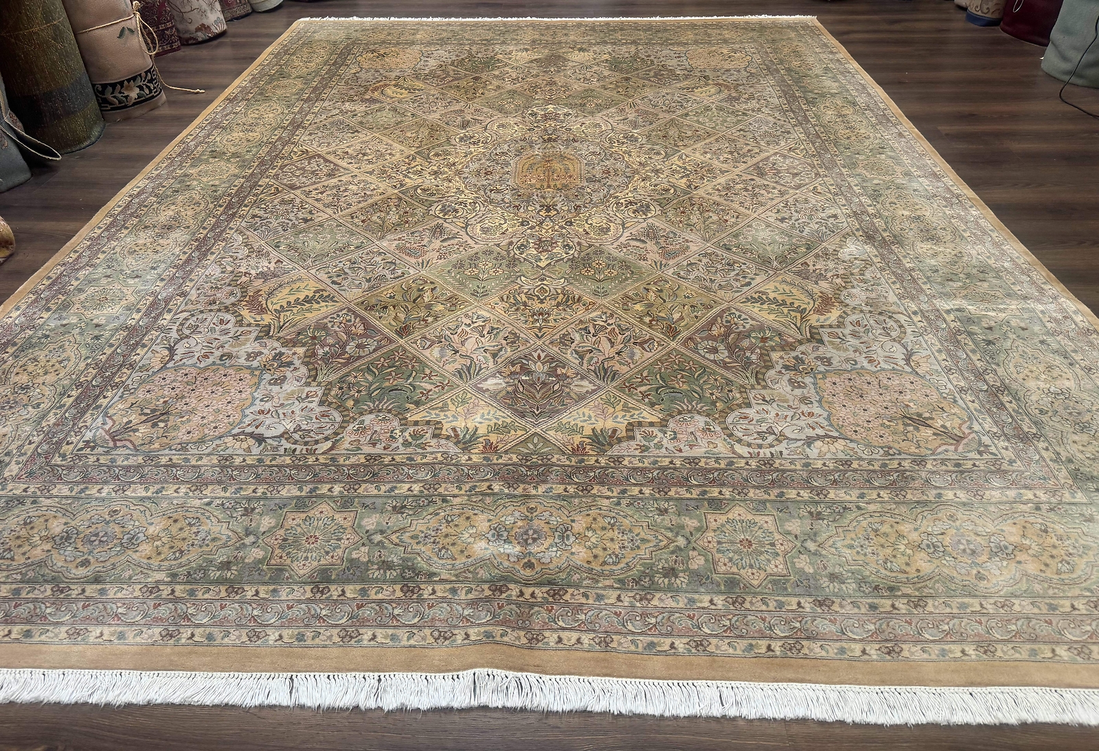 Pak Per’sian Rug 9×12, Diamond Panel Design, Fine 225 KPSI, Wool