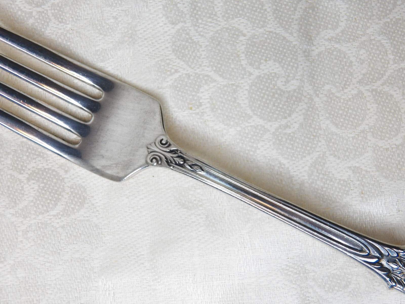 WALLACE ROSE POINT STERLING SILVER TRUE DINNER FORK 7 5/8″ NO MONOGRAM