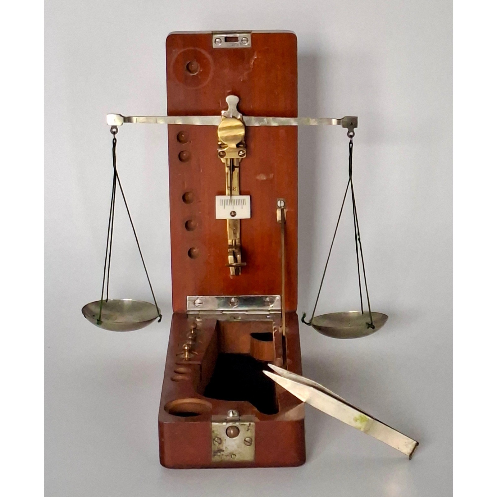 Antique H. Kohlbusch NY Portable Pocket Gold Assay Balance Gram Scale Wood Case