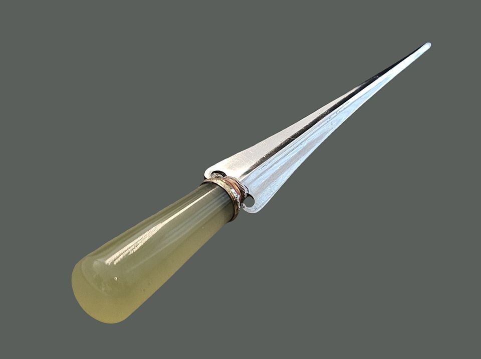 Karl FABERGÉ / Michael PERCHIN Gold – Enamel Silver / Bowenite – Letter Opener
