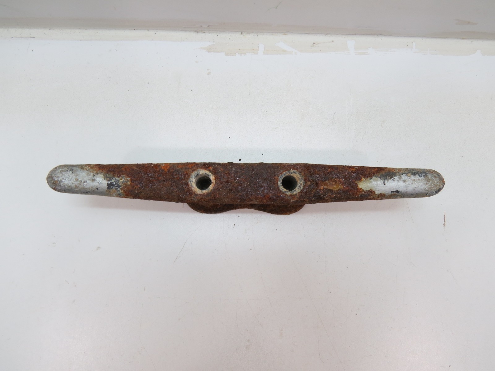 Used RUSTY 10+1/4 inch Cast Iron Boat Dock Cleat Tiki Hut Bar Yard Art (D3C991C)