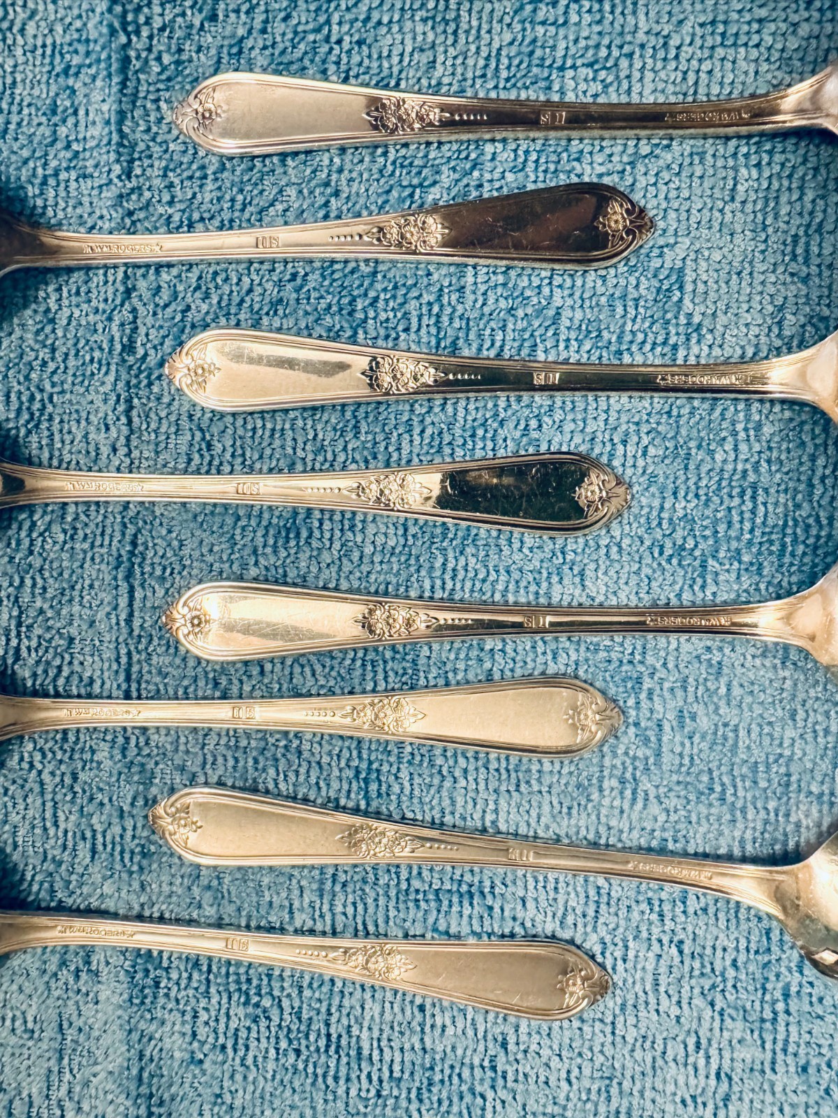 1937 WM Rogers Cotillion Pattern International-Silverplate Flatware (48 PIECES)