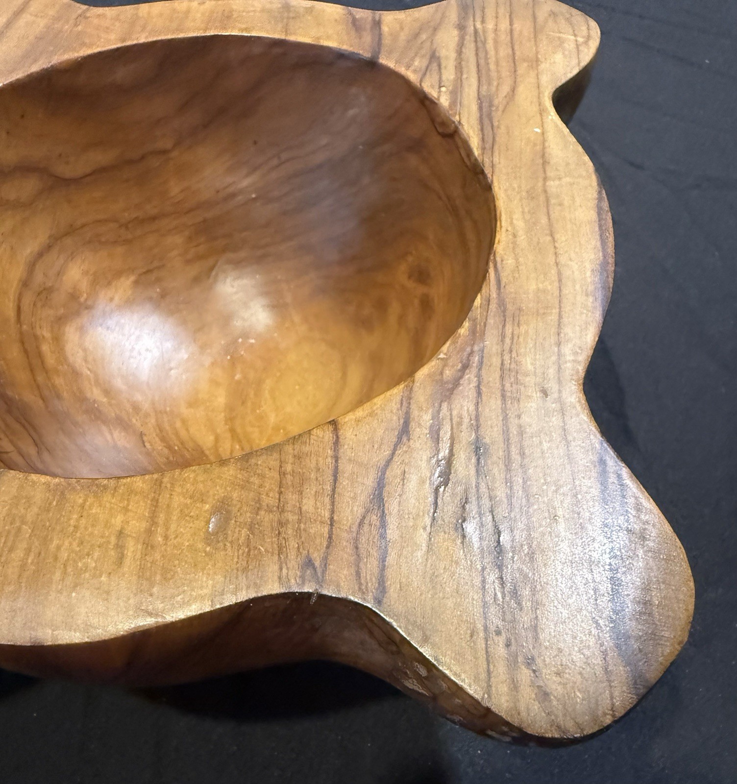 Olive Wood Bowl Galerie de L’ Olivier 26cm (W) 8cm (D) One Piece Very Tactile.