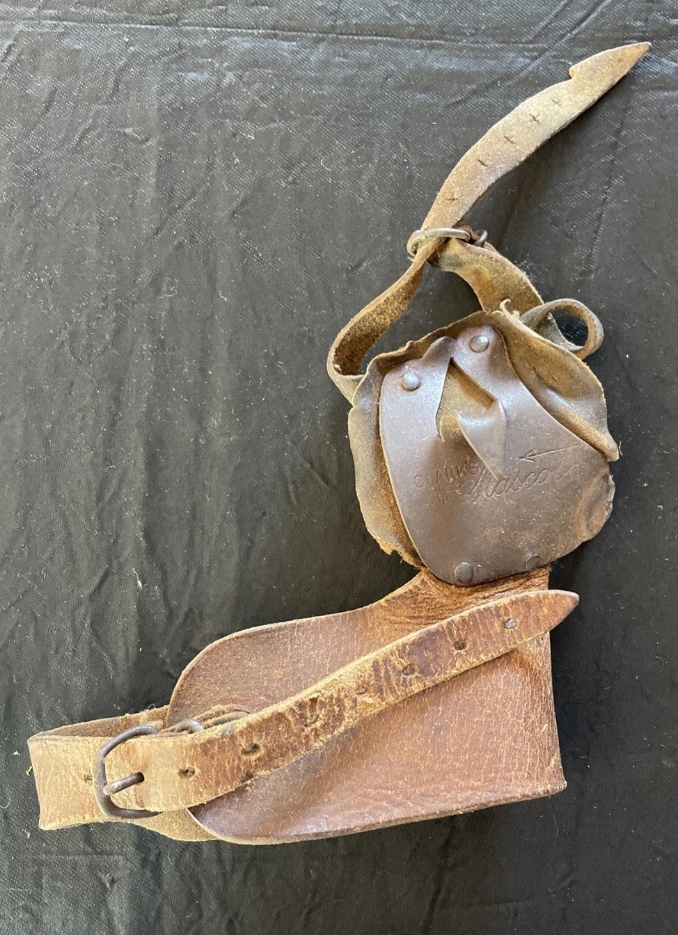 ANTIQUE CORN HUSKER SHUCKER LEATHER & STEEL “CLARK’S No. MASCOT” | FREE S&H