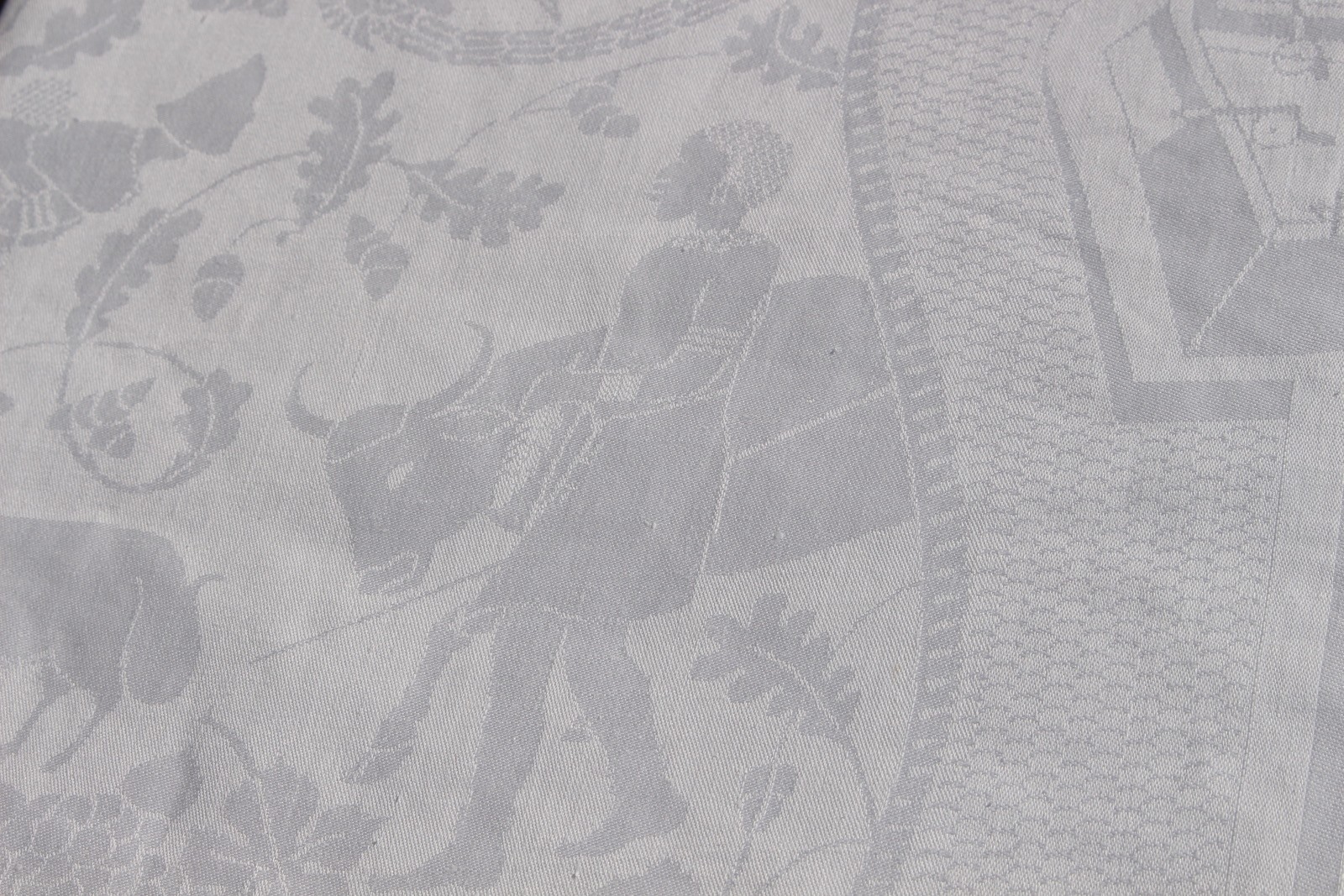Table cloth & 5 napkins South Africa VOC Cape Town Jan van Riebeek 1652 damask