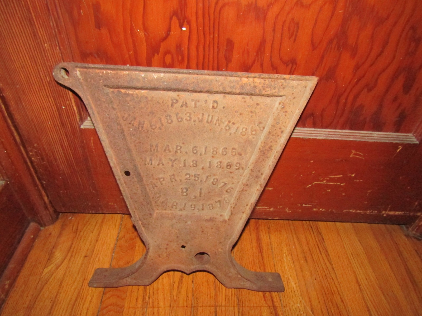 ANTIQUE 1878 HOOSIER CAST IRON GRAIN DRILL END CAP SEEDER INDUSTRIAL STEAMPUNK