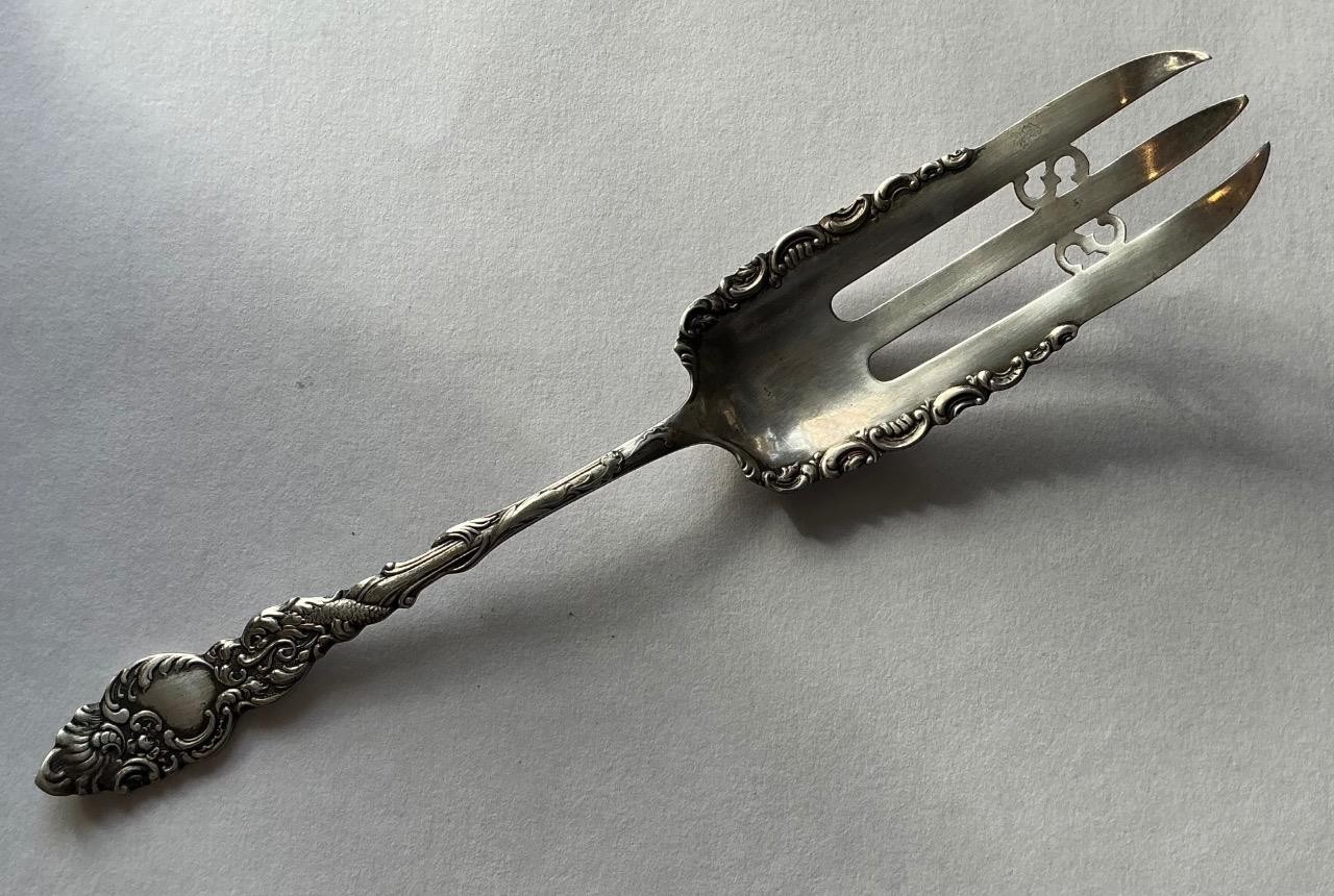 Vintage 1893 COLUMBIA Pattern Cake Serving Fork, Rogers Silverplate, 7 1/2”
