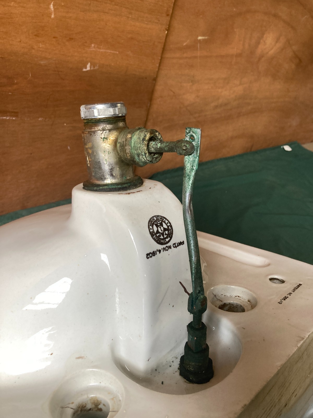 Antique 20×19 White Vitreous China Bath Wall Sink Old Trenton Potteries 361-25E