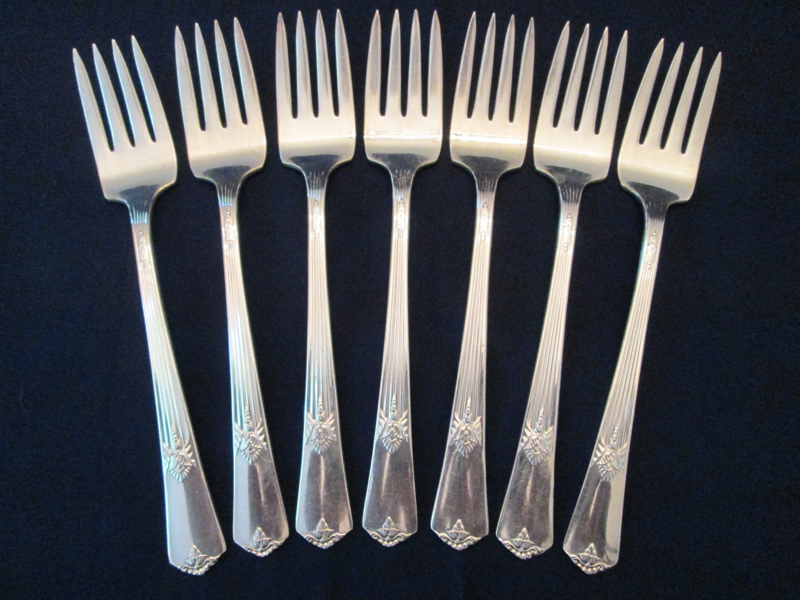 SET of 7 SALAD FORKS! Vintage ROGERS silverplate: GUILD CADENCE pattern: LOVELY