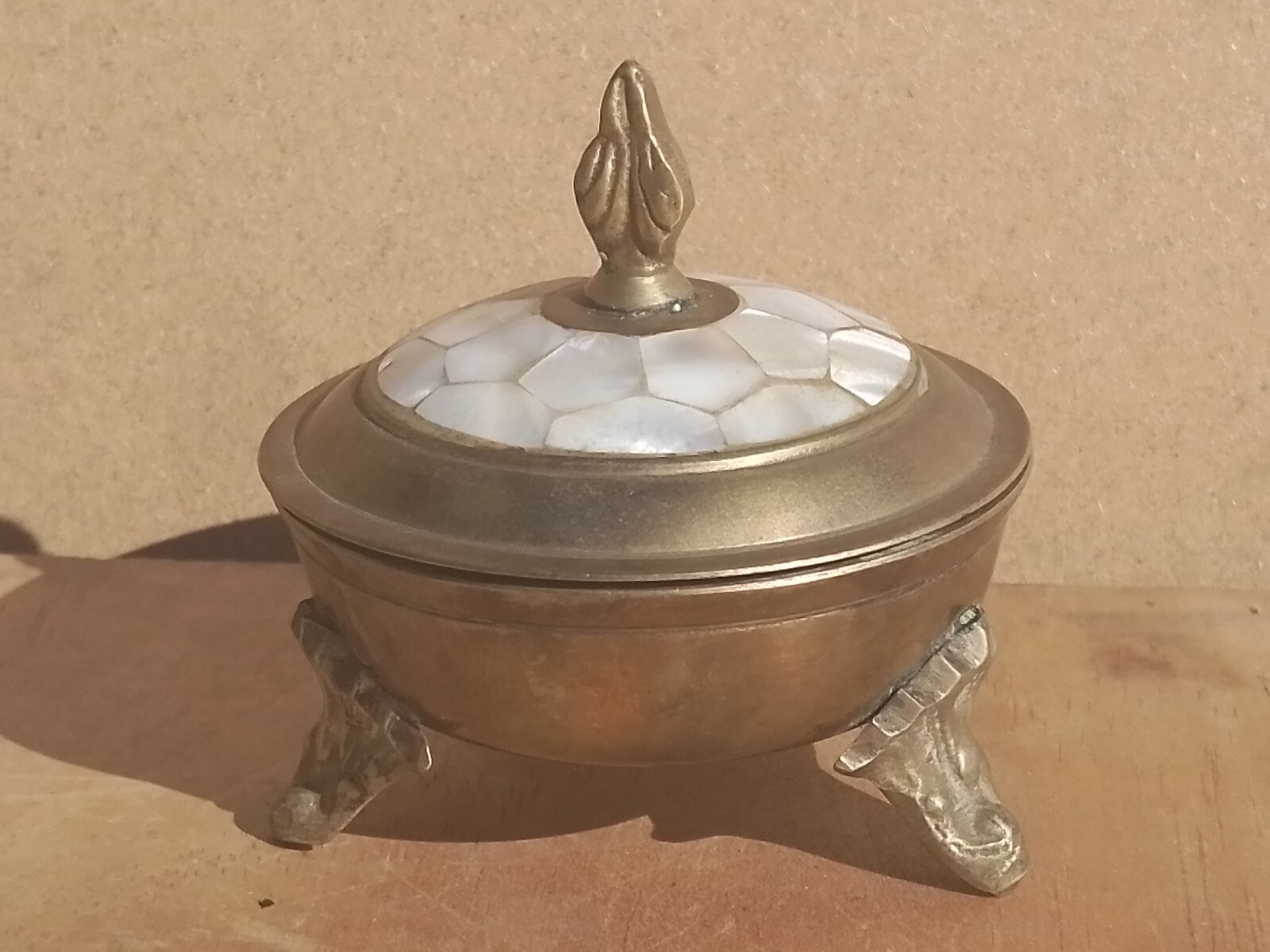 Vintage Antique Brass Pot Box Trinket Decorative mother of Pearl dressing table