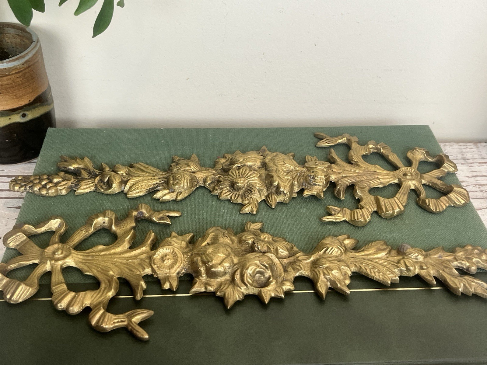 Vintage Ornate Brass Sculptures 2 Wall Mount Flower Motif Decoration Home Decor